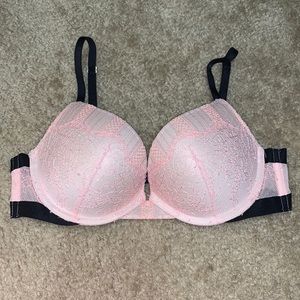 Victoria’s Secret “Very Sexy Push-Up” bra, 34B